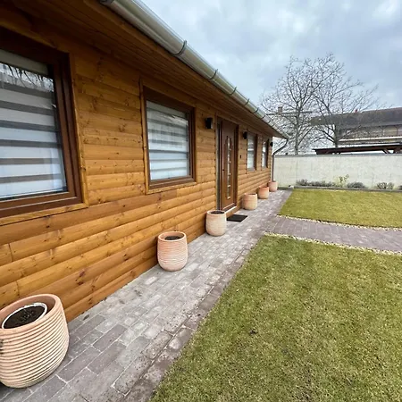 Wood House Nyiregyhaza Apartment Exterior photo
